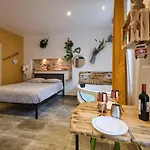Апартаменты Place Carnot - Equipe Avec Jacuzzi Proche Toutes Commodites Каркассон