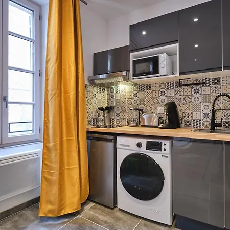 Place Carnot - équipé Avec Jacuzzi Proche Toutes Commodités