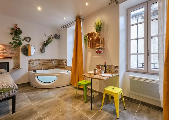 Daire Place Carnot - Equipe Avec Jacuzzi Proche Toutes Commodites