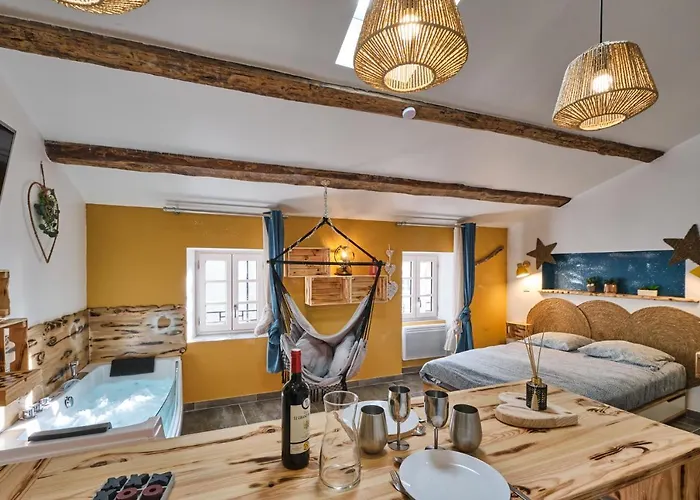 Appartamento Place Carnot - équipé Avec Jacuzzi Proche Toutes Commodités *