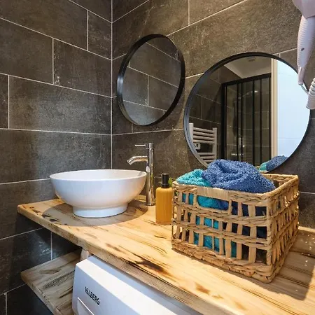Apartamento Place Carnot - Equipe Avec Jacuzzi Proche Toutes Commodites
