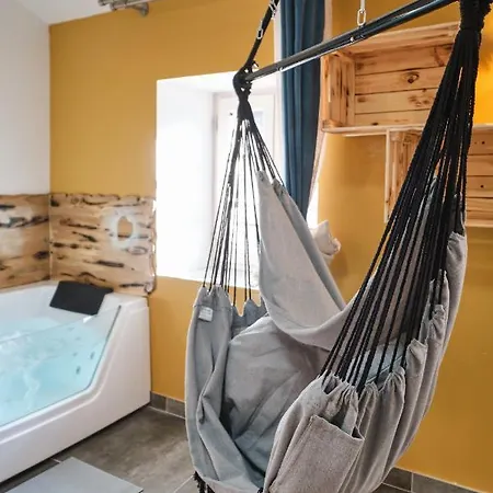 Apartamento Place Carnot - Equipe Avec Jacuzzi Proche Toutes Commodites