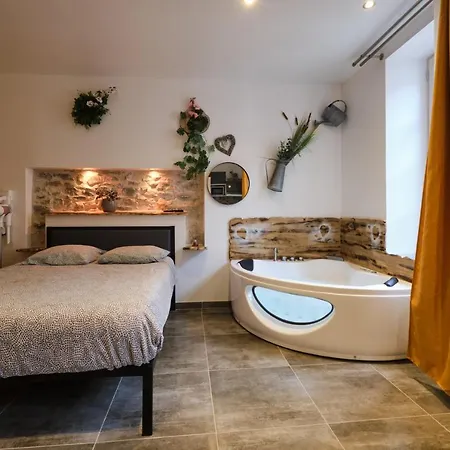 Apartamento Place Carnot - Equipe Avec Jacuzzi Proche Toutes Commodites *